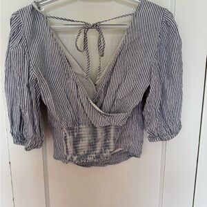 Abercrombie & Fitch Gray and White Puff Sleeve Blouse